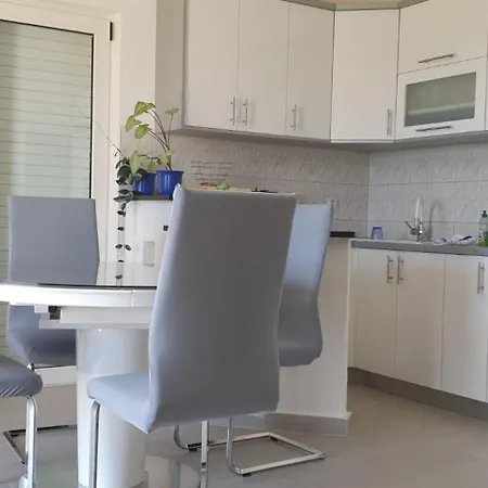 Ivica Apartamento *